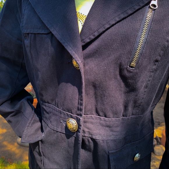 Jacket 🧥 - Picture 2 of 3